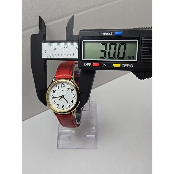 Womens Timex Easy Reader Indiglo Gold Tone 30mm Quartz Watch New Battery WR 30M - Picture 6 of 14